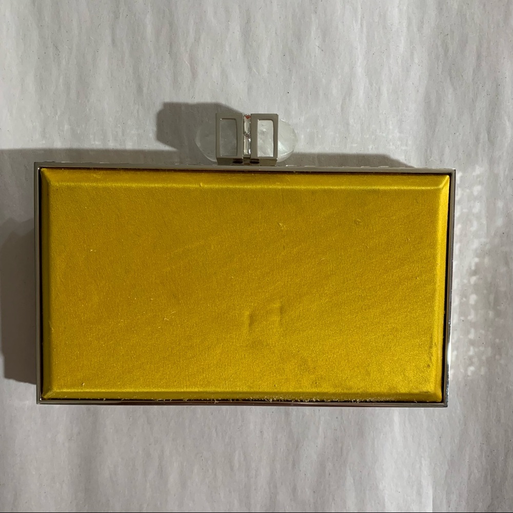 auth JUDITH LEIBER goldb egg yolk SATIN box clutch